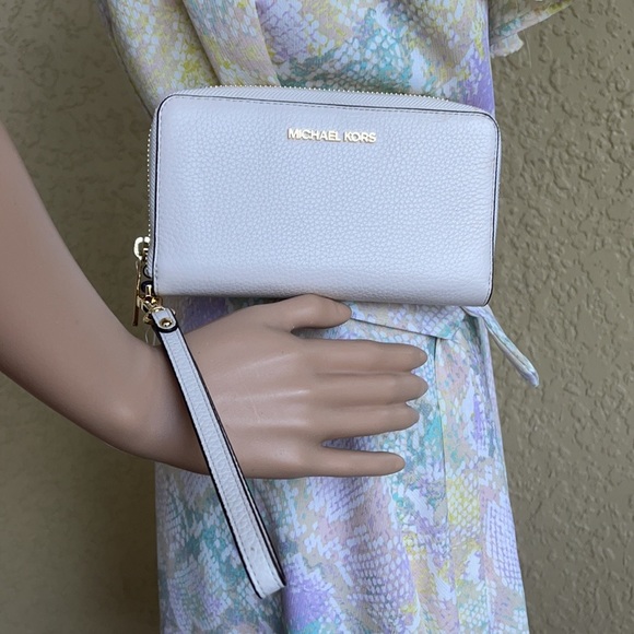 Michael Kors Jet Set Travel Lg Flat Multifunctional Phone Case-Wristlet-Wallet - Picture 4 of 16